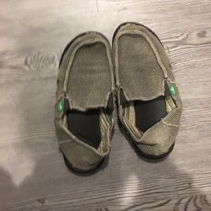 Sanuk shoes